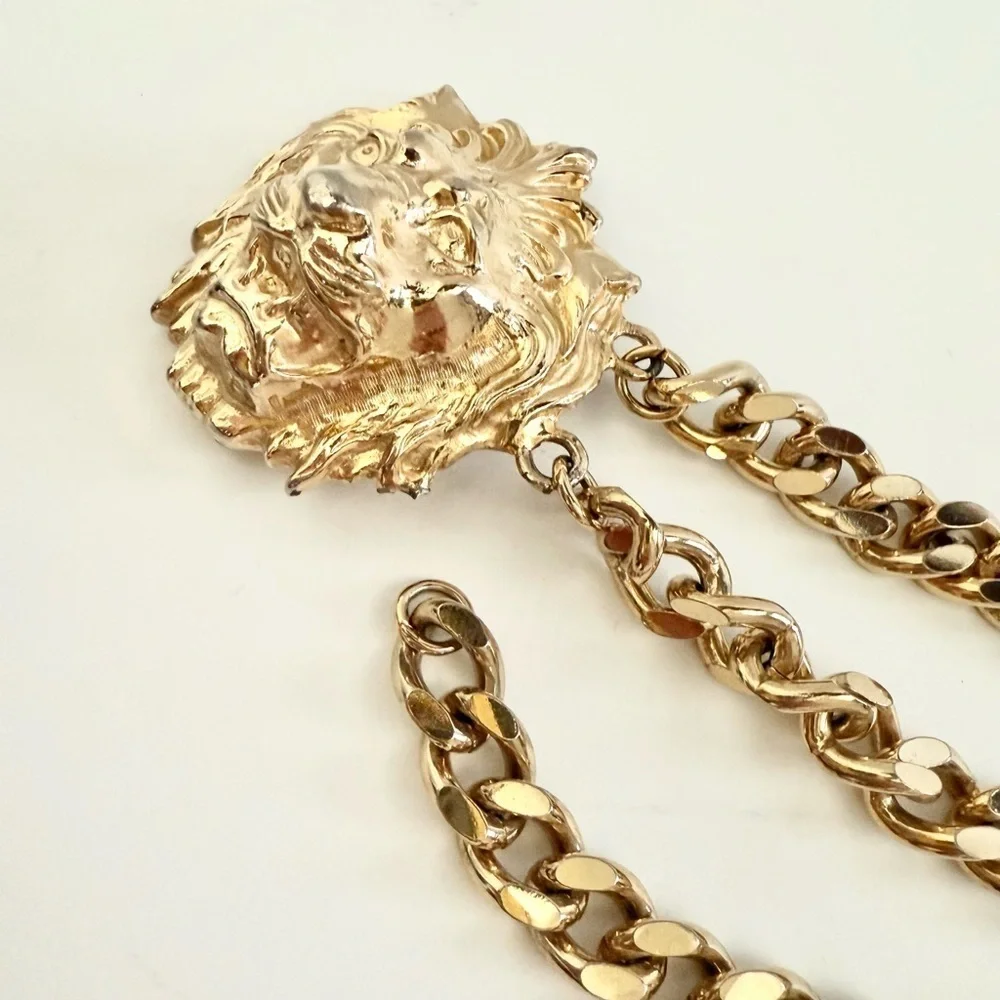 Vintage 80s Accessocraft NYC Signed Gold Lion Head Chain Tassel Buckle Belt